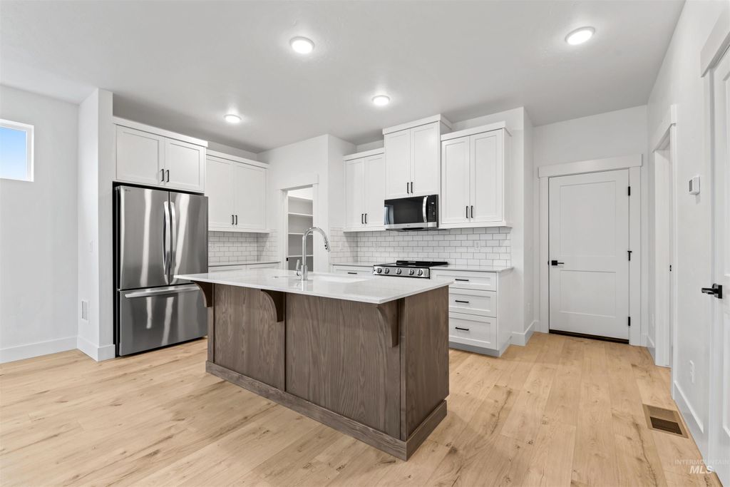 Photo of 2122 E Deep Purple Ln, Meridian, ID 83642 (MLS # 98976280)