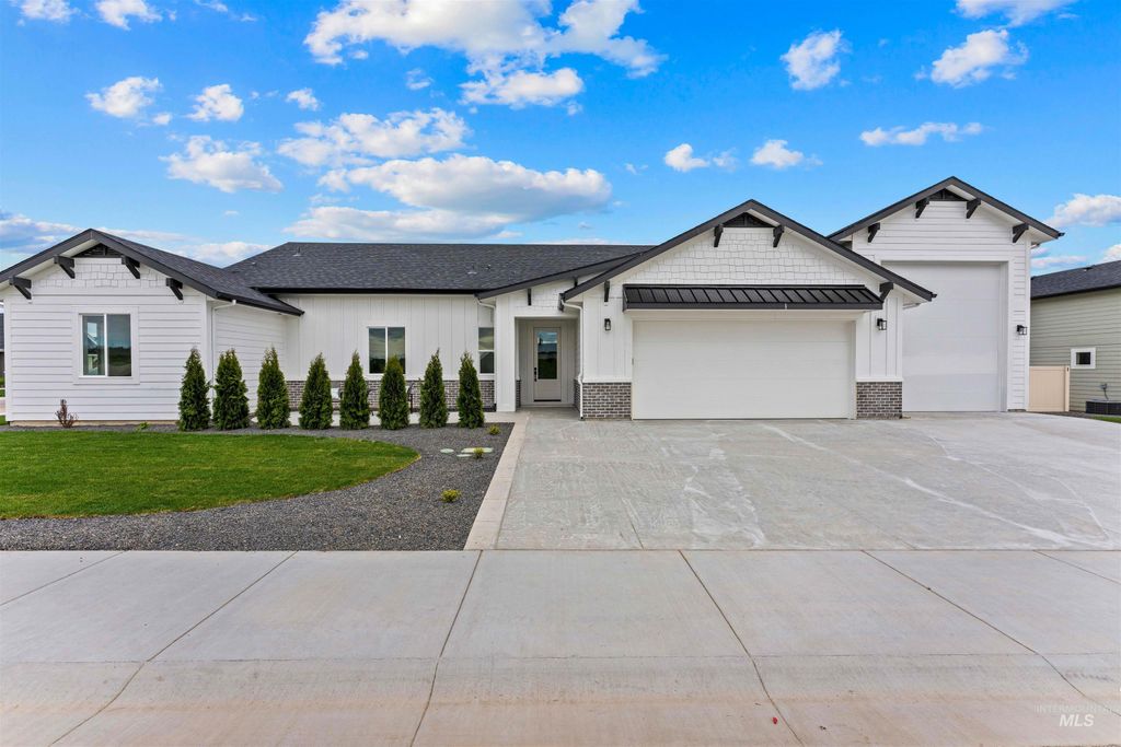 Photo of 9943 W Sunberry Ct, Star, ID 83669 (MLS # 98976683)
