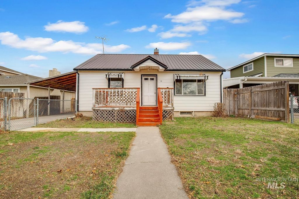 Photo of 624 11th Ave N, Buhl, ID 83316 (MLS # 98970372)