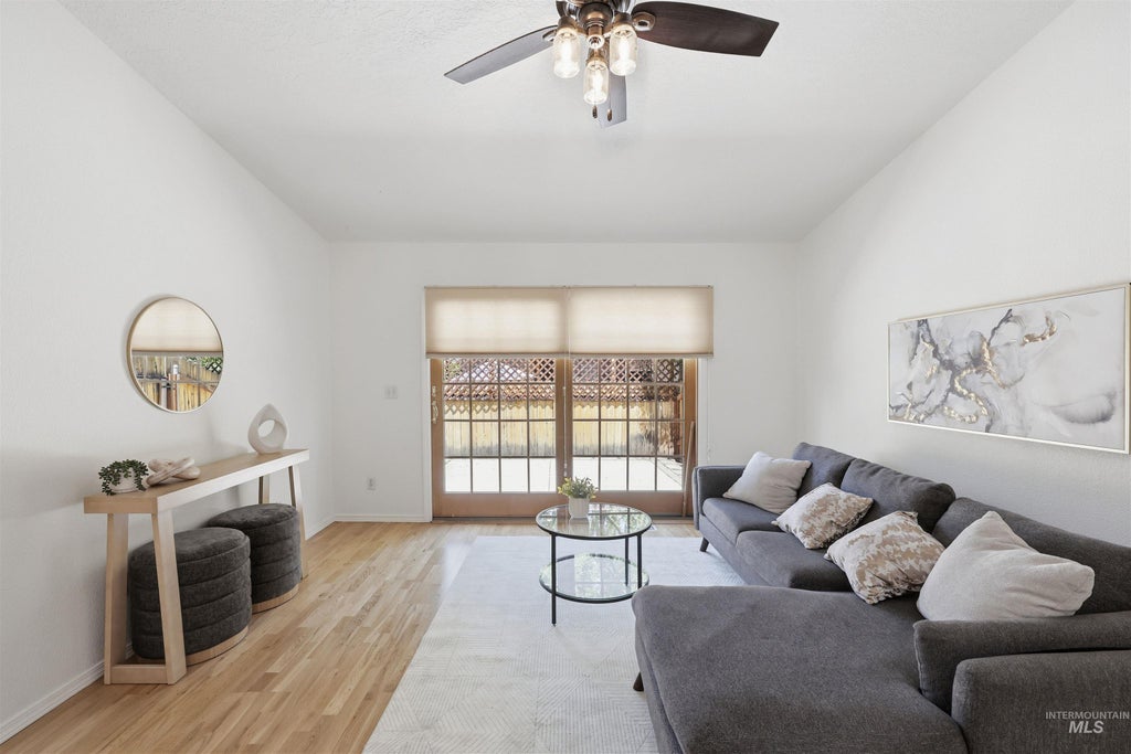 Photo of 6264 W Villa Park St, Boise, ID 83703 (MLS # 98990713)