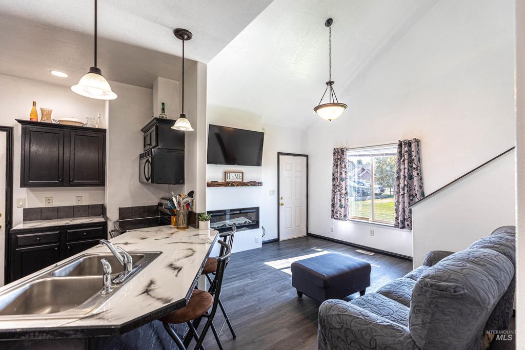 Photo of 35 1 Mangum Cir, Donnelly, ID 83615 (MLS # 98950095)