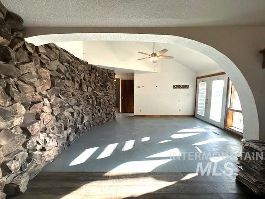 Photo of 5860 Akron Road, New Plymouth, ID 83655 (MLS # 98969911)