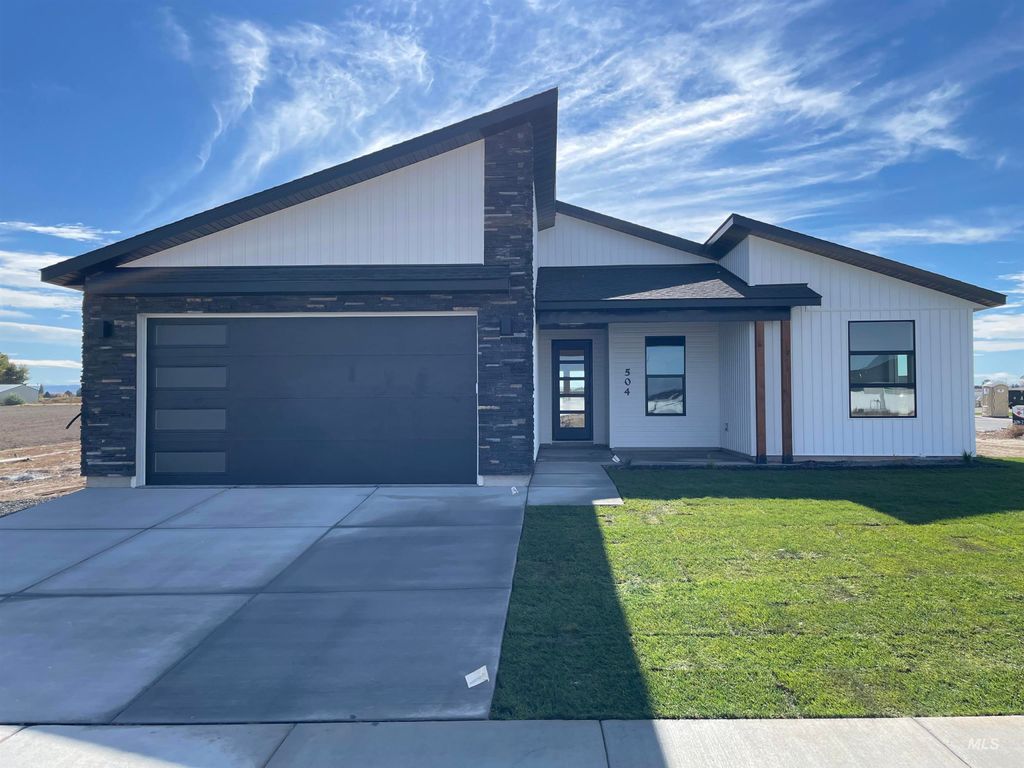 Photo of 504 Carson Dr, Twin Falls, ID 83301 (MLS # 98965141)