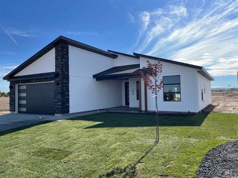 504 Carson Dr Twin Falls ID 83301