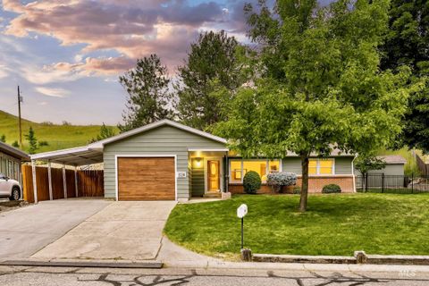 Photo of 3124 N Winsome Road, Boise, ID 83702 (MLS # 98986240)