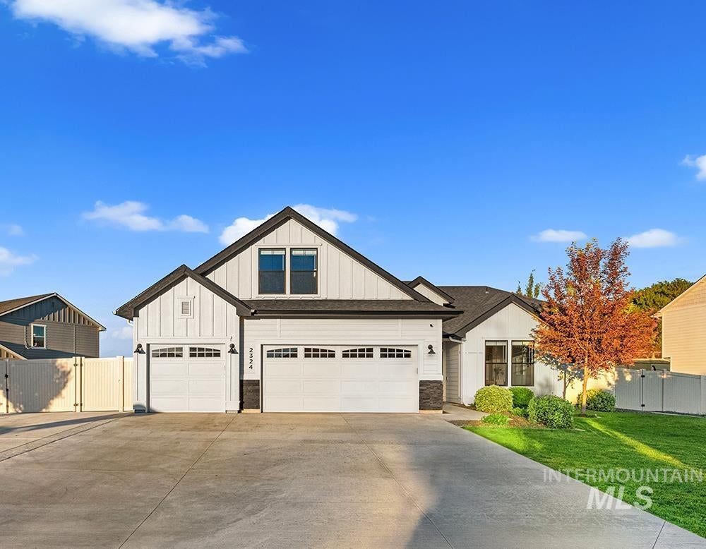 Photo of 2324 S Grand Fork Ln, Meridian, ID 83642 (MLS # 98990833)