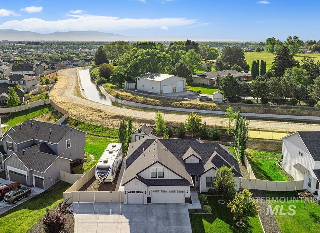 Photo of 2324 S Grand Fork Ln, Meridian, ID 83642 (MLS # 98990833)
