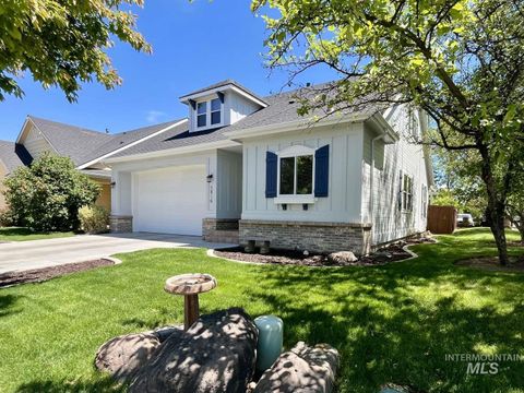 Photo of 3816 N Park Crossing Ave, Meridian, ID 83646 (MLS # 98987514)