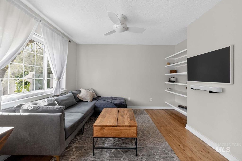 Photo of 511 W Village Ln, Boise, ID 83702 (MLS # 98980161)