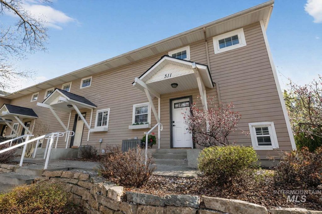 Photo of 511 W Village Ln, Boise, ID 83702 (MLS # 98980161)