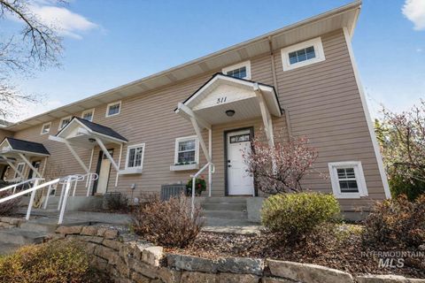 Photo of 511 W Village Ln, Boise, ID 83702 (MLS # 98980161)