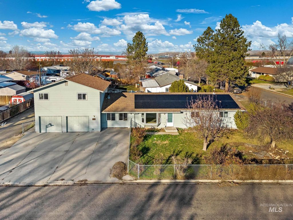 Photo of 503 NW 3rd St, Fruitland, ID 83619 (MLS # 98970650)