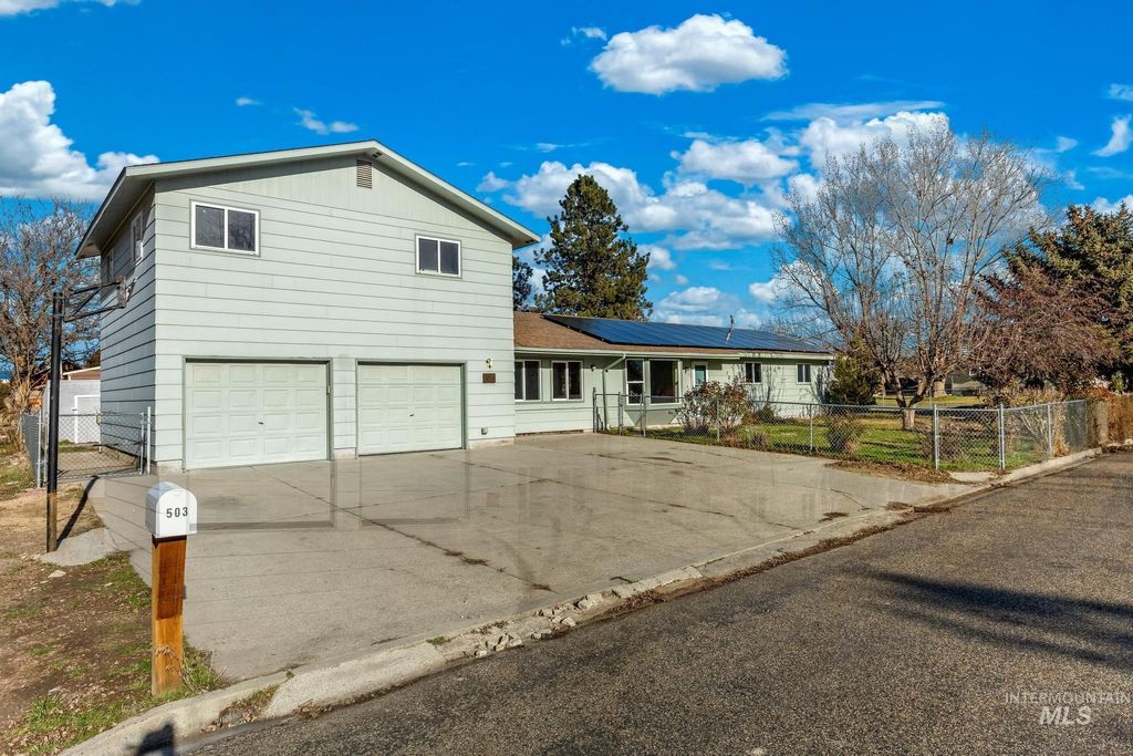 Photo of 503 NW 3rd St, Fruitland, ID 83619 (MLS # 98970650)