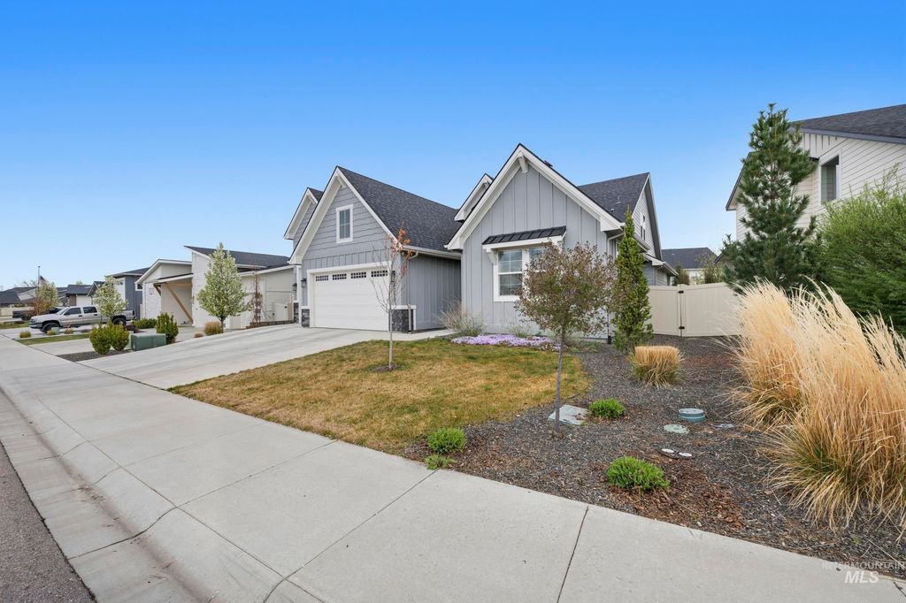 Photo of 1310 W Winsett St, Kuna, ID 83634 (MLS # 98980546)