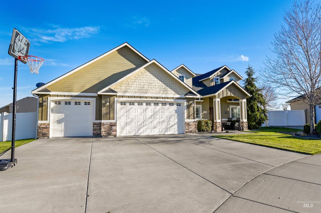 Photo of 930 Park Ave, Kimberly, ID 83341 (MLS # 98966206)