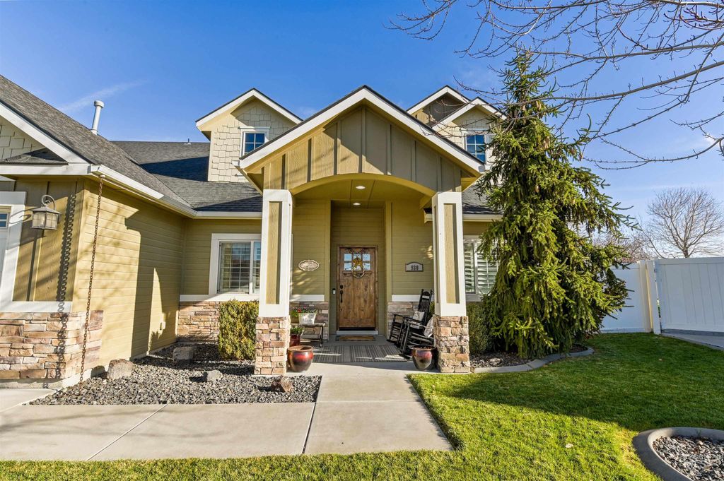 Photo of 930 Park Ave, Kimberly, ID 83341 (MLS # 98966206)