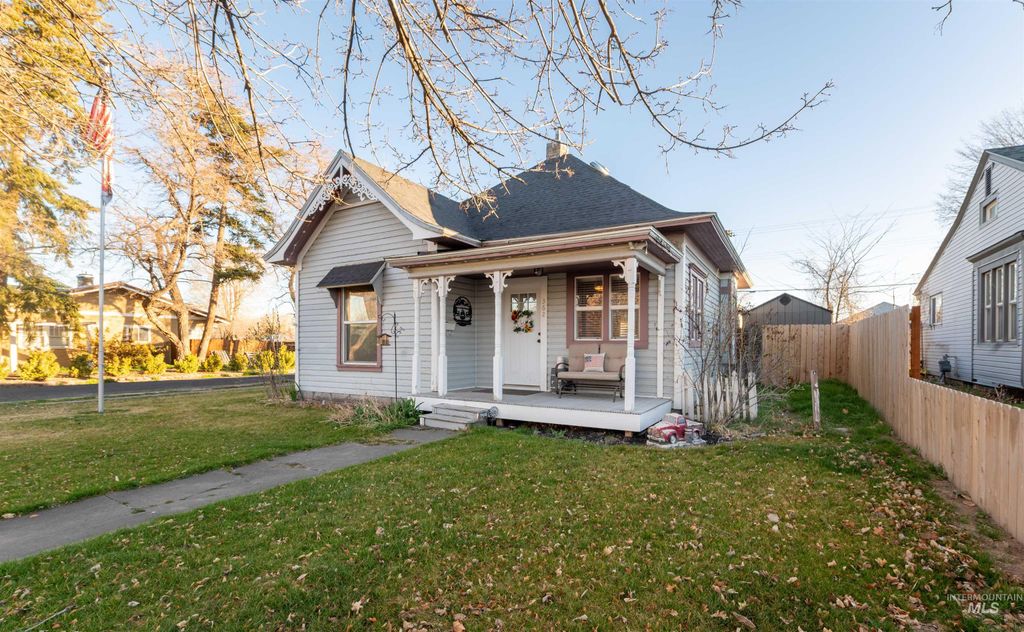 Photo of 362 7th Ave N, Twin Falls, ID 83301 (MLS # 98978787)