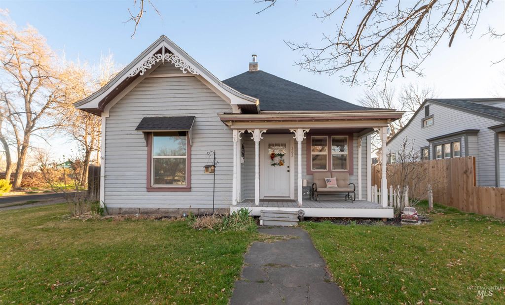 Photo of 362 7th Ave N, Twin Falls, ID 83301 (MLS # 98978787)