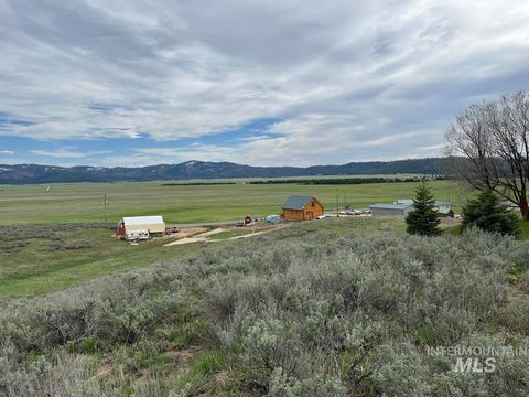 Photo of 121 Skidoo Place, Cascade, ID 83611 (MLS # 98946780)