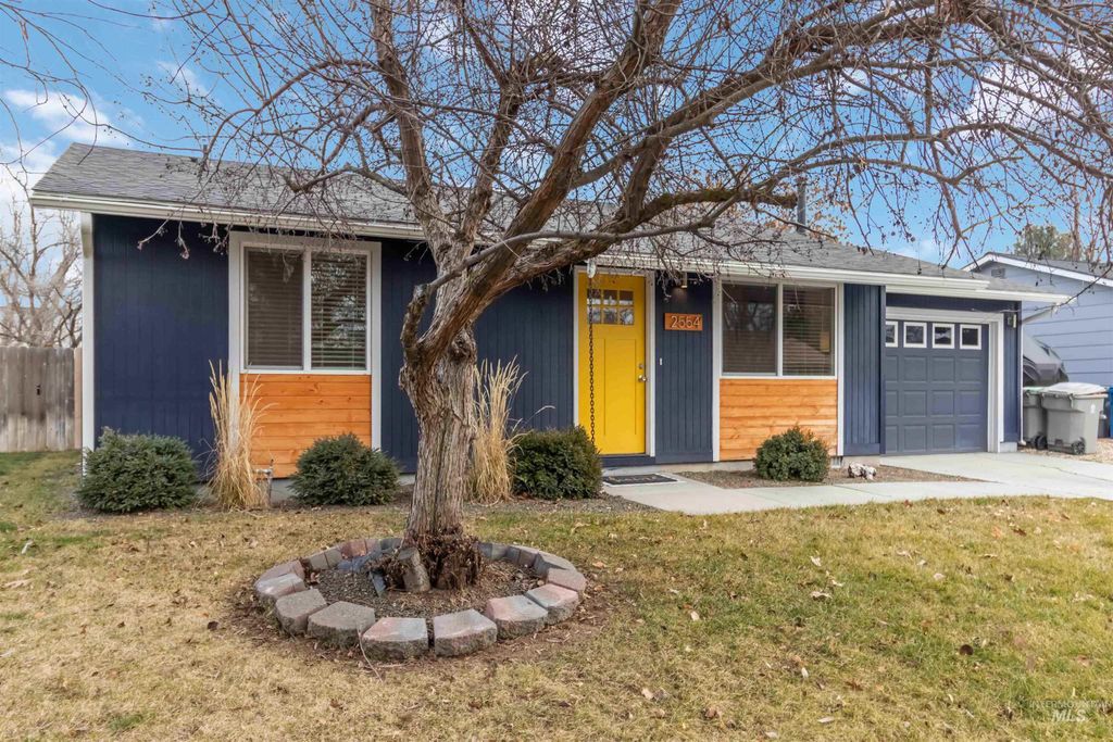 Photo of 2554 N Hampton Ave, Boise, ID 83704 (MLS # 98973249)