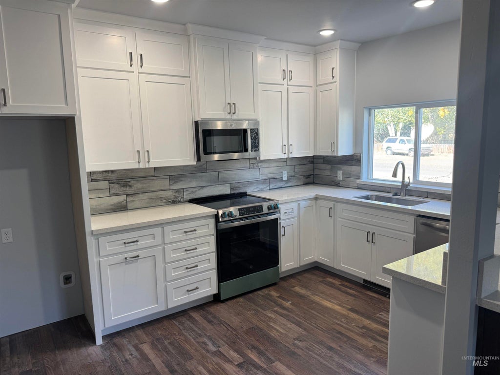 Photo of 429 3rd Ave. W AVE, Wendell, ID 83355 (MLS # 99003688)