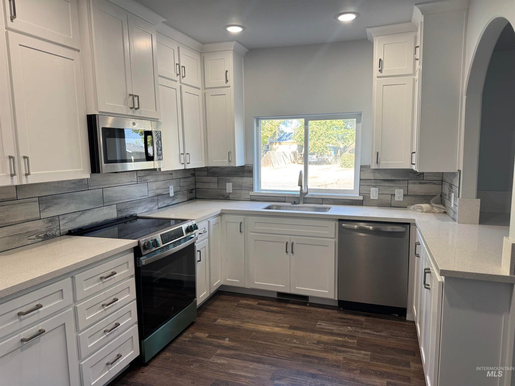 Photo of 429 3rd Ave. W AVE, Wendell, ID 83355 (MLS # 99003688)