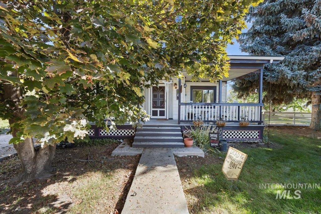 Photo of 1018 Main St, Gooding, ID 83330 (MLS # 98964425)