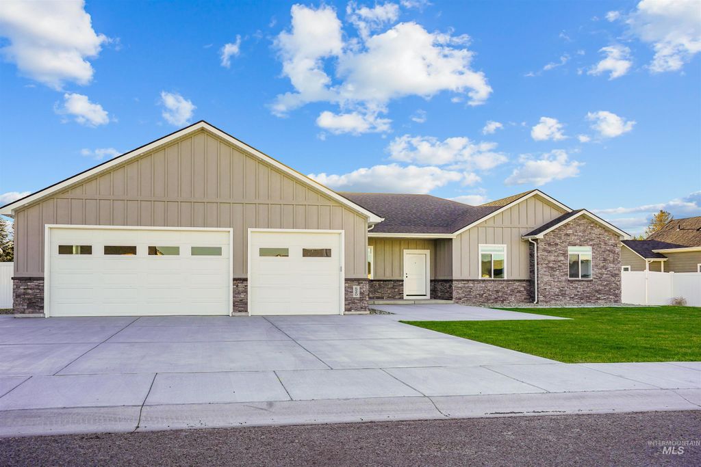 Photo of 520 Biscotti Loop, Heyburn, ID 83336 (MLS # 98983889)