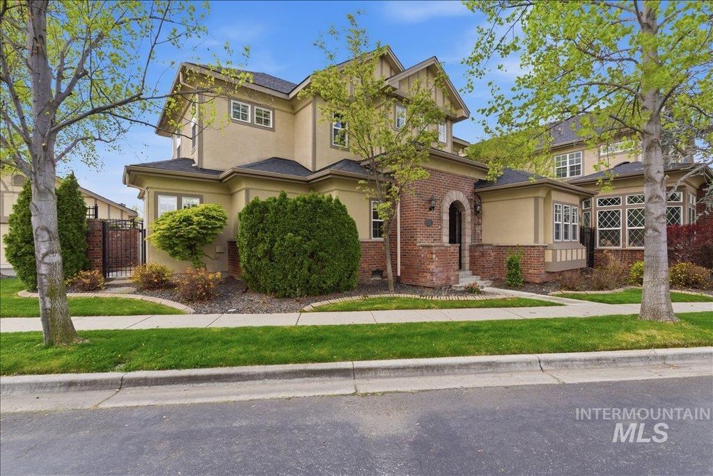 Photo of 369 E Wexford Lane, Eagle, ID 83616 (MLS # 98982498)