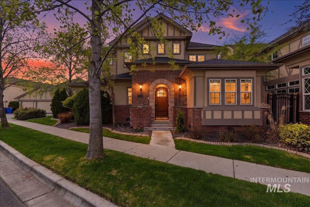 Photo of 369 E Wexford Lane, Eagle, ID 83616 (MLS # 98982498)