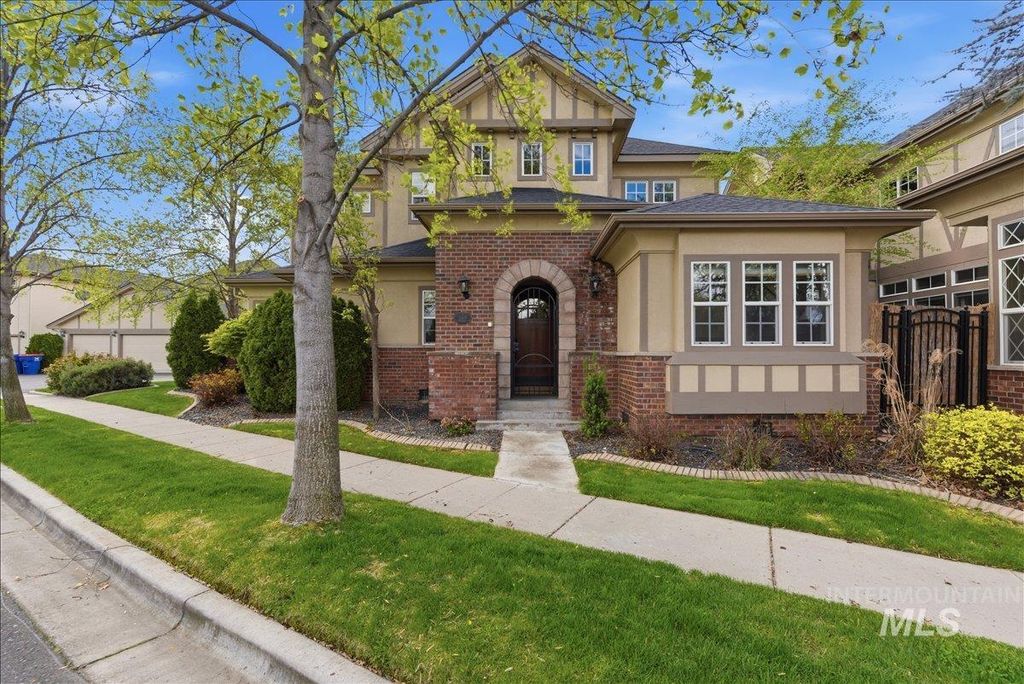 Photo of 369 E Wexford Lane, Eagle, ID 83616 (MLS # 98982498)