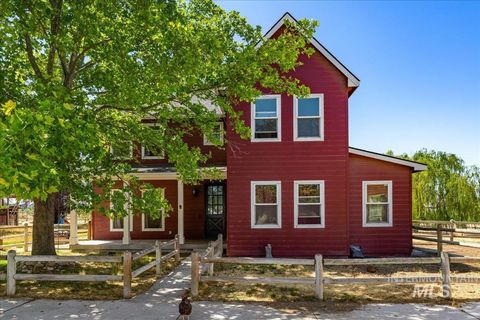 Photo of 20169 Hoskins Rd, Caldwell, ID 83607 (MLS # 98954238)