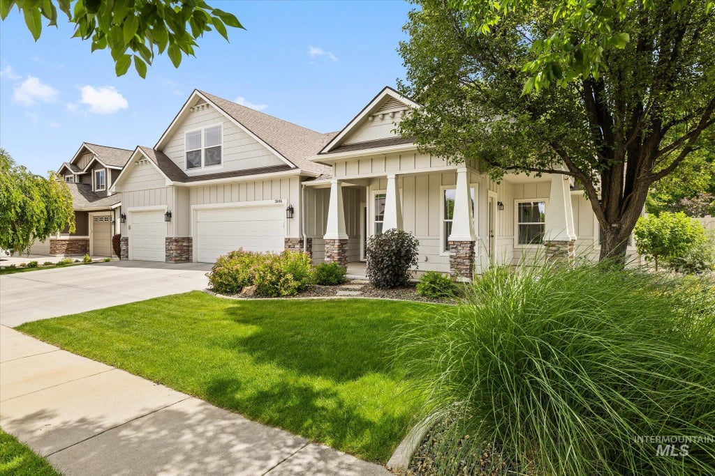 Photo of 3846 S Montague Way, Meridian, ID 83642 (MLS # 98990988)
