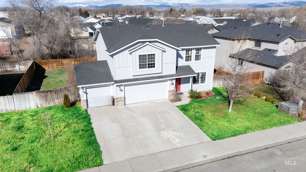 Photo of 690 Sw Lago St, Mountain Home, ID 83647 (MLS # 98977795)