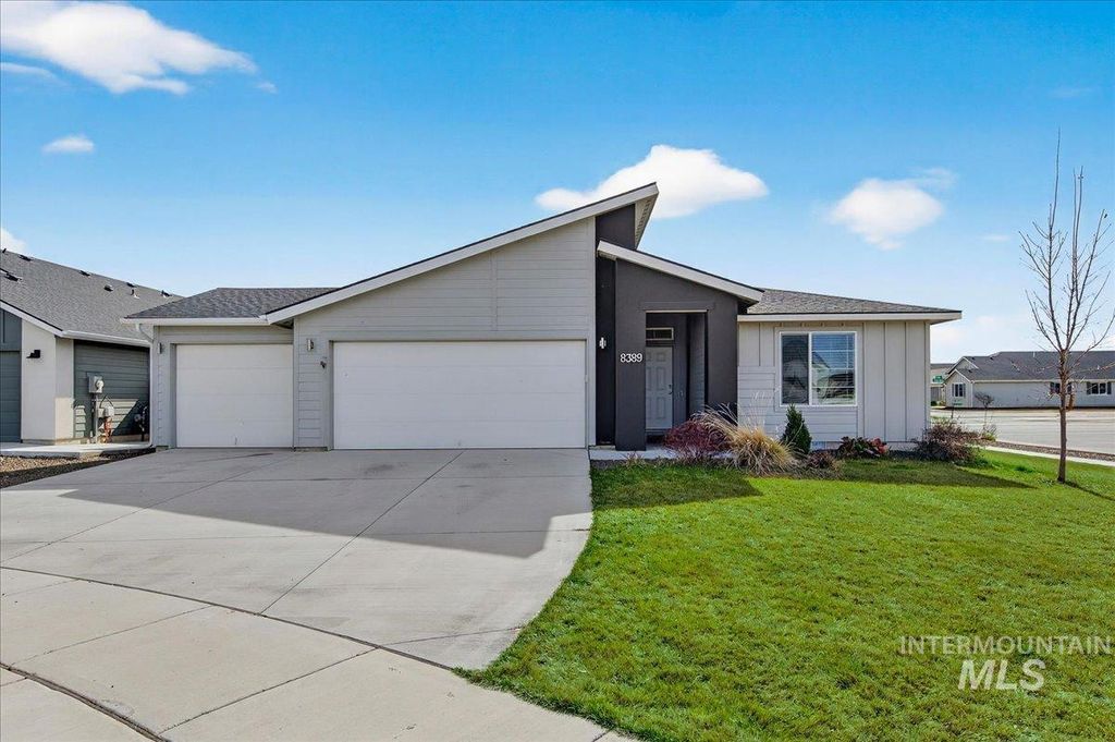 Photo of 8389 E Harpster Ct, Nampa, ID 83687 (MLS # 98976857)