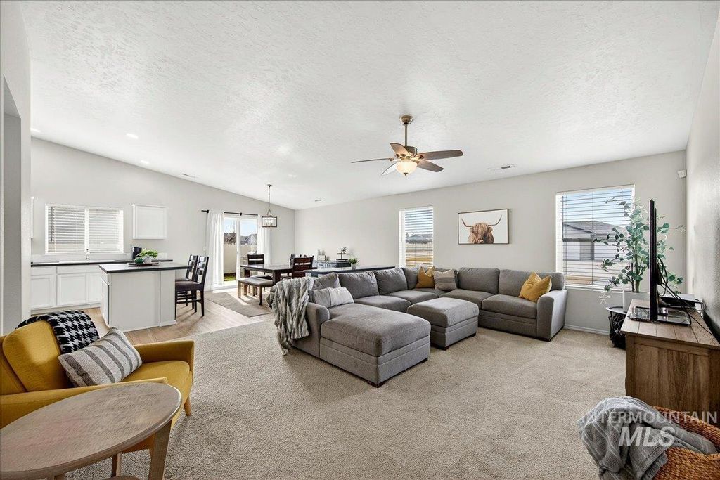 Photo of 8389 E Harpster Ct, Nampa, ID 83687 (MLS # 98976857)