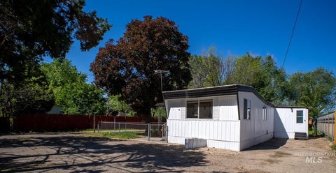 Photo of 3037 N Kimball St #34, Boise, ID 83704 (MLS # 98985158)