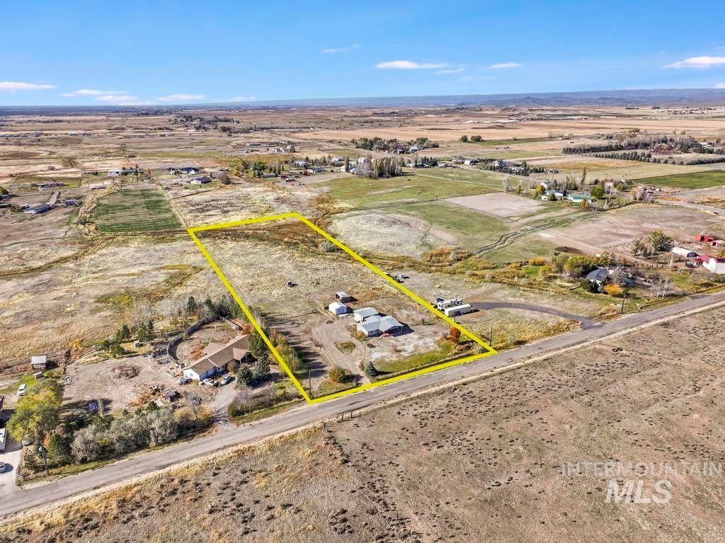 Photo of 399 150 E, Shoshone, ID 83352 (MLS # 98966704)