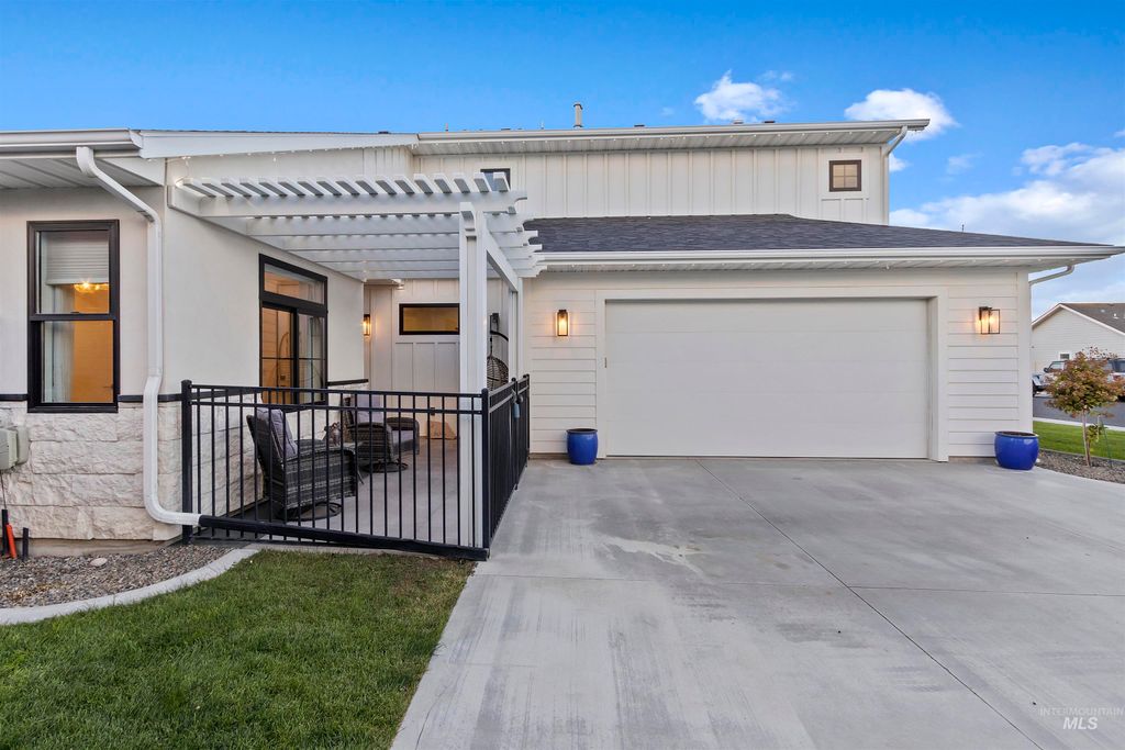 Photo of 1143 Langford Way, Twin Falls, ID 83301 (MLS # 98964297)