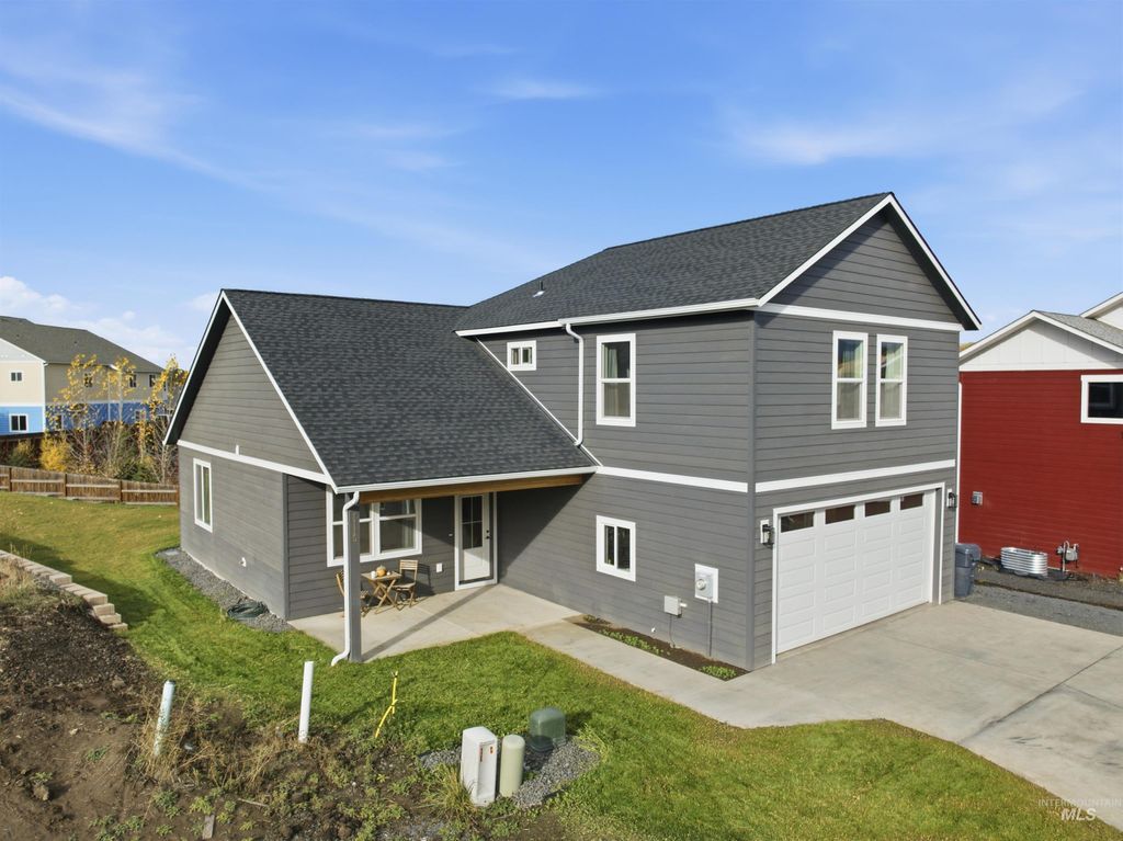 Photo of 1115 Chelsea Court, Moscow, ID 83843 (MLS # 98975965)