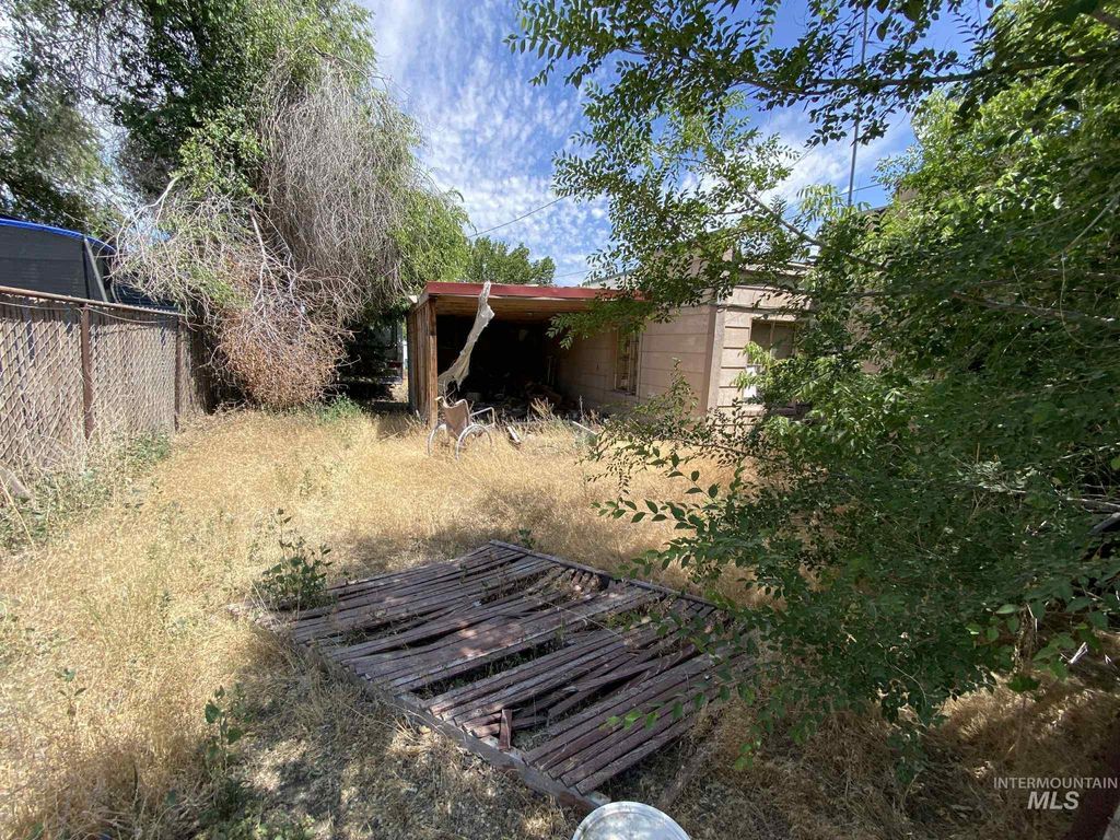 Photo of 616 Main St, Filer, ID 83328 (MLS # 98952874)