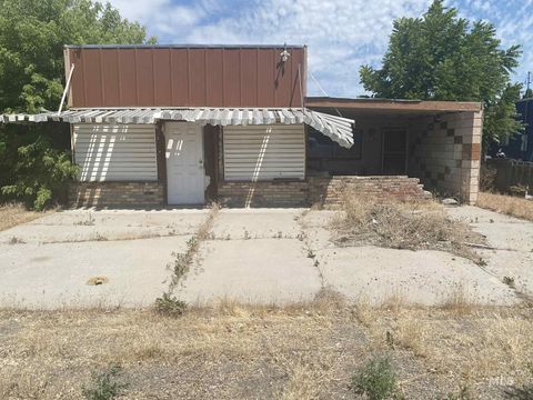 Photo of 616 Main St, Filer, ID 83328 (MLS # 98952874)