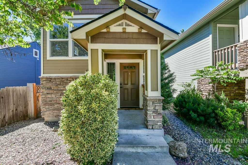 Photo of 6215 W York St, Boise, ID 83704 (MLS # 98988376)