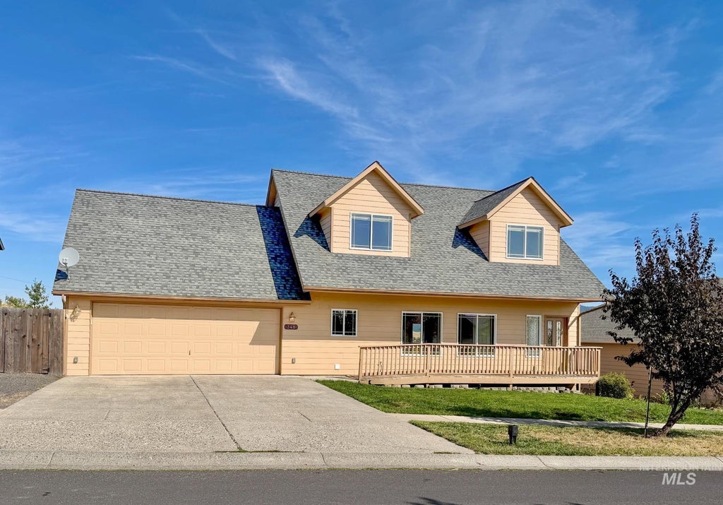 Photo of 348 Pintail Ln, Moscow, ID 83843 (MLS # 99000204)
