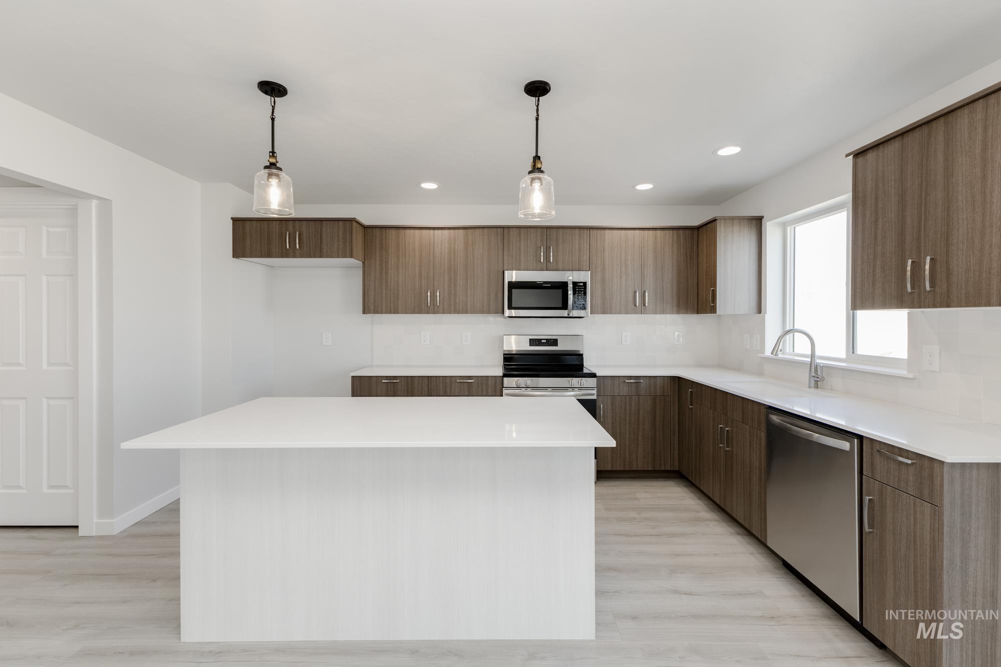 9162 W White Jasmine Ct