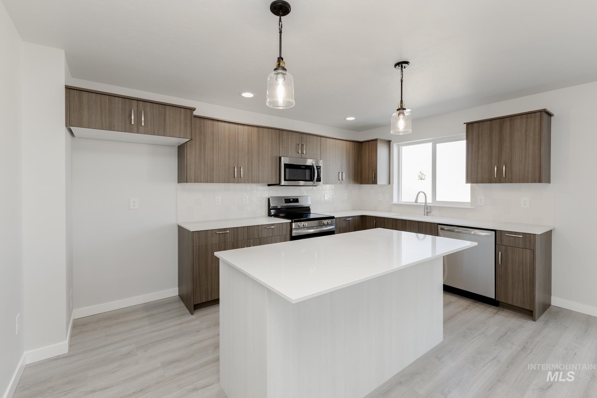 9162 W White Jasmine Ct