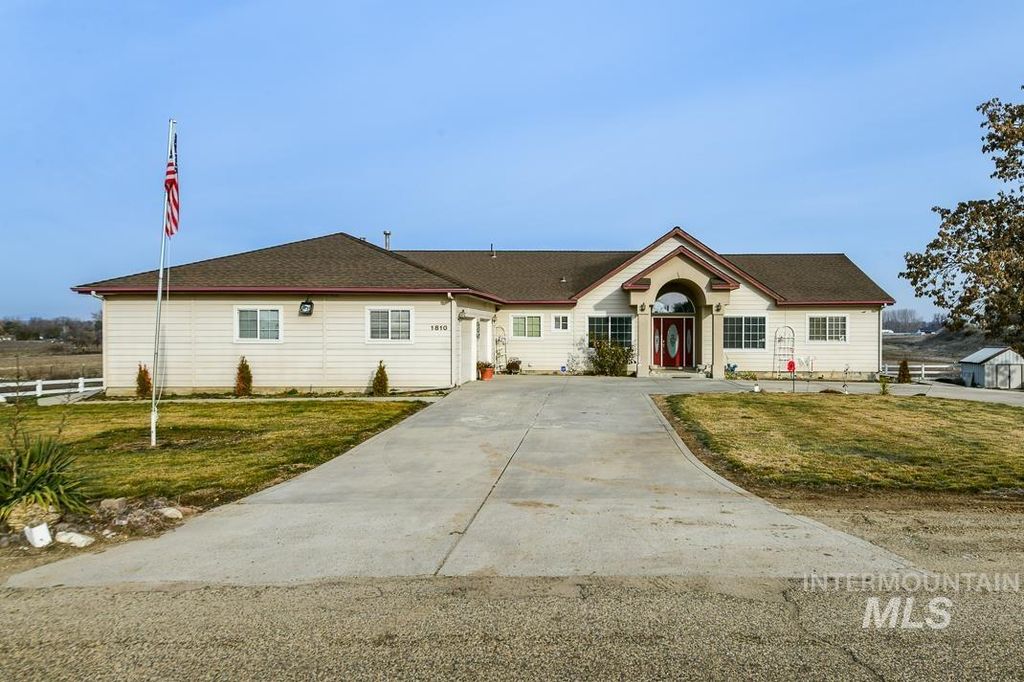 Photo of 1810 NE 17th Ave, Payette, ID 83661 (MLS # 98973645)