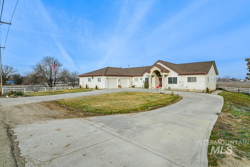 Photo of 1810 NE 17th Ave, Payette, ID 83661 (MLS # 98973645)