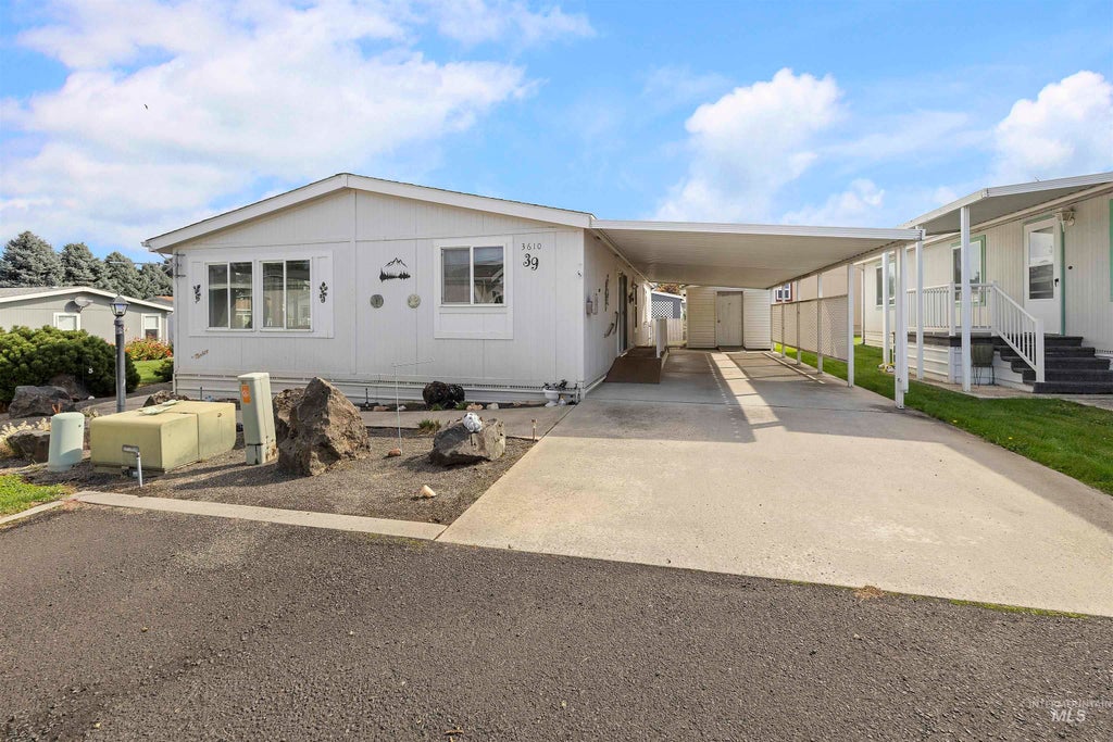 Photo of 3610 15th Street #39, Lewiston, ID 83501 (MLS # 99001403)