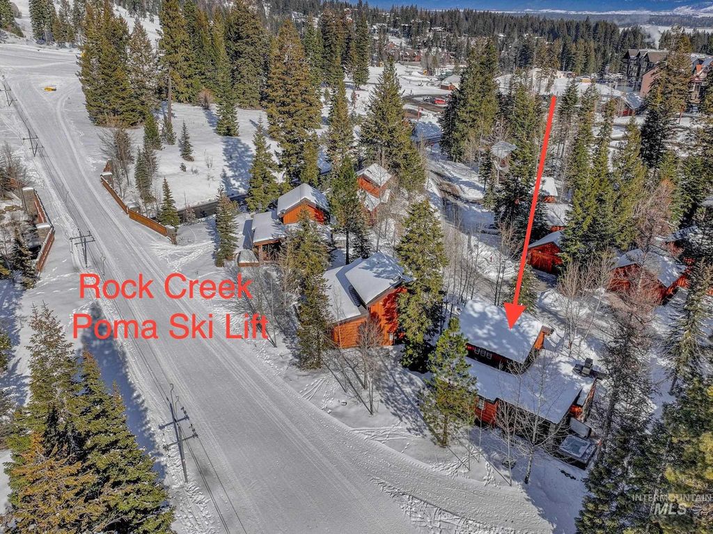 Photo of 21 Rock Creek Court, Donnelly, ID 83615 (MLS # 98973914)